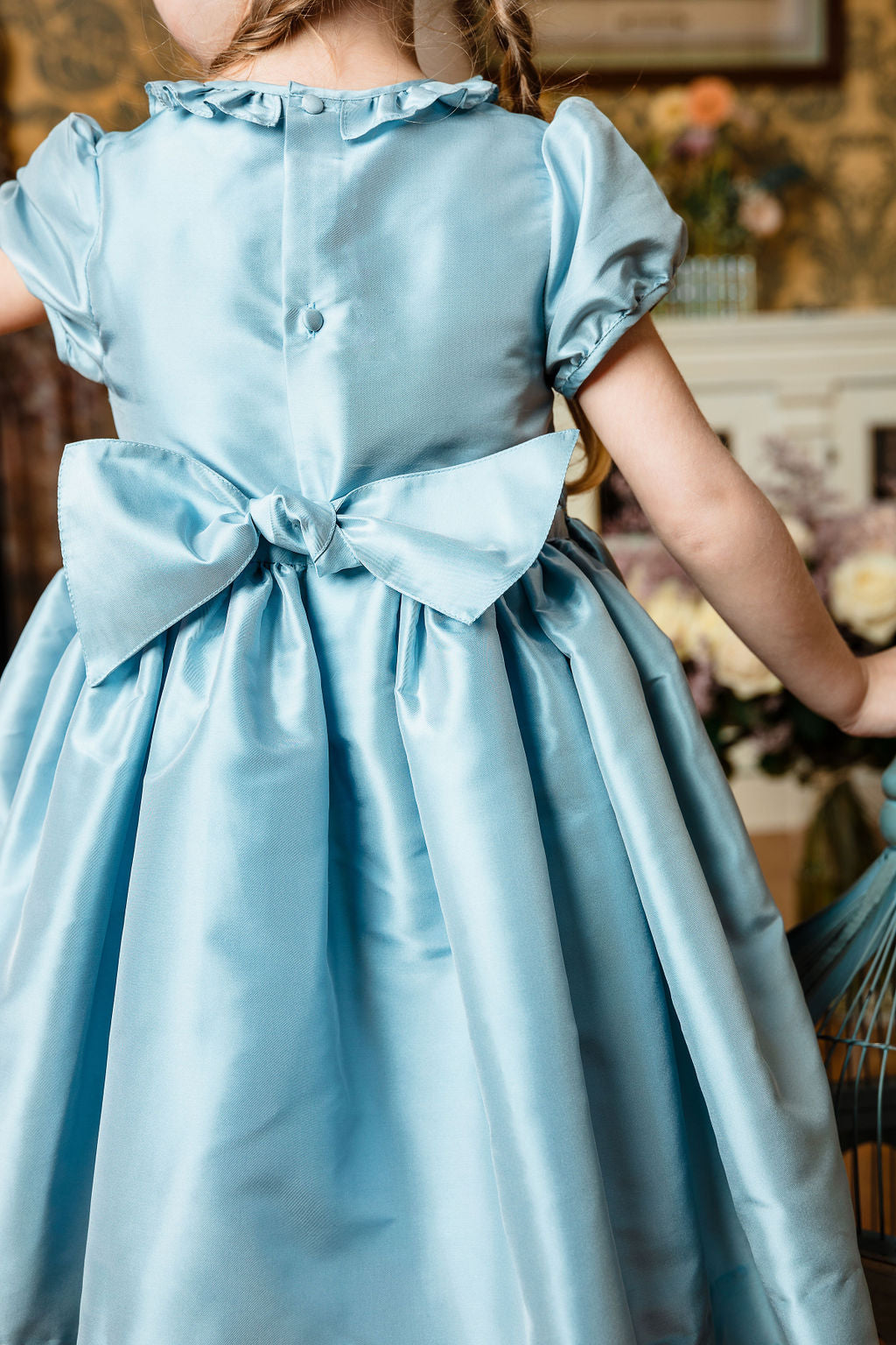 ROBE en soie bleue pour POUPÉE ANCIENNE / MODERNE / VINTAGE de 73 cm - FRANCE ROBE en soie bleue pour POUPÉE ANCIENNE / MODERNE / VINTAGE de 73 cm - FRANCE